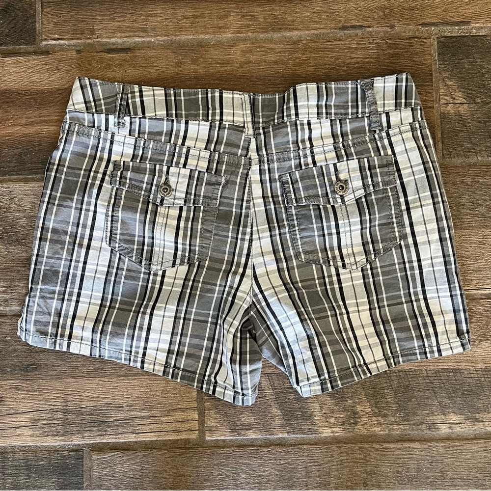 Faded Glory gray white and black plaid shorts 10 - Picture 2 of 6